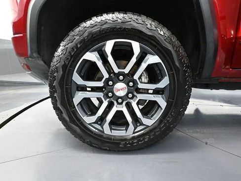 Used 2024 GMC Canyon AT4 w/ AT4 Premium Package image 18