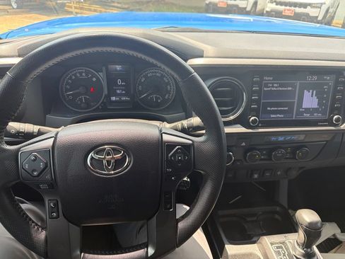 Used 2021 Toyota Tacoma TRD Off-Road AWD/4WD image 20