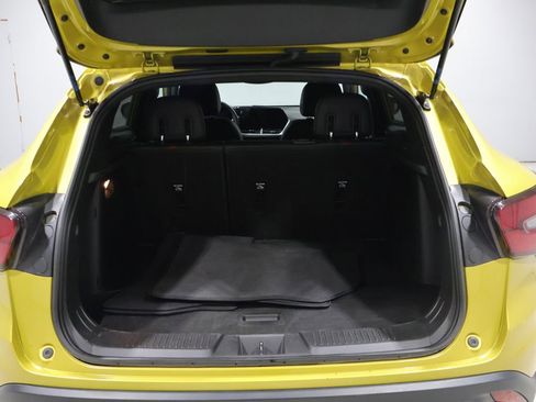 Used 2024 Chevrolet Trax RS w/ Sunroof Package FWD image 4