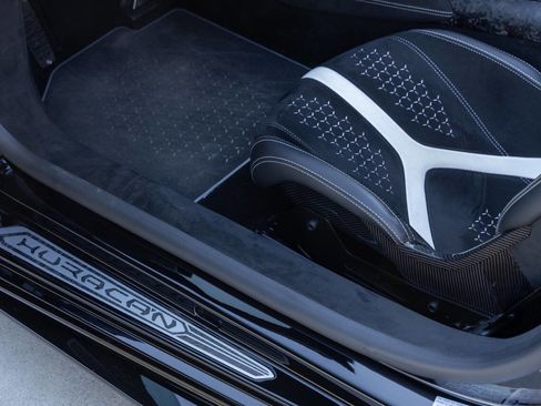 Used 2018 Lamborghini Huracan Performante image 54