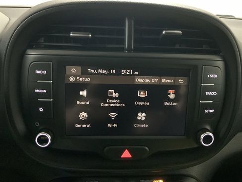 Used 2025 Kia Soul LX FWD image 26