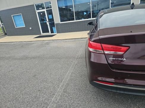 Used 2017 Kia Optima EX w/ Premium Package FWD image 7