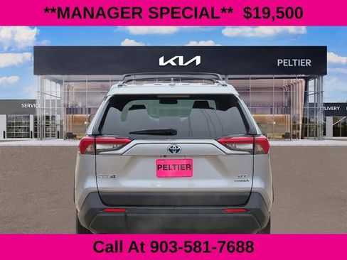 Used 2021 Toyota RAV4 XLE image 6