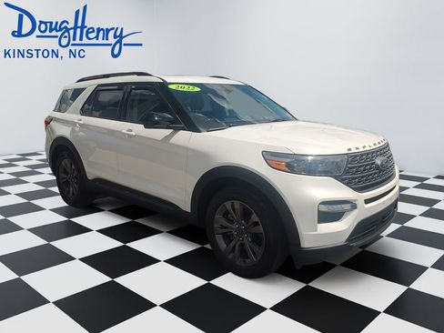 Used 2022 Ford Explorer XLT w/ Equipment Group 202A RWD image 7