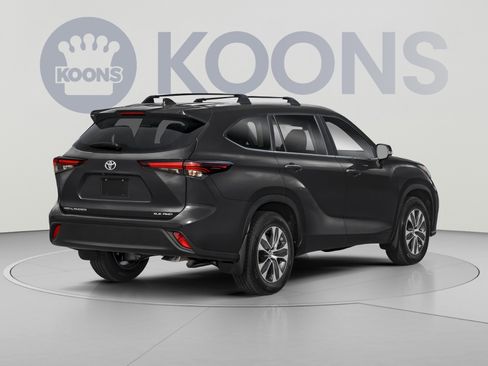 New 2026 Toyota Highlander XLE AWD/4WD image 2