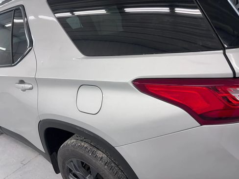 Used 2021 Chevrolet Traverse RS FWD image 22