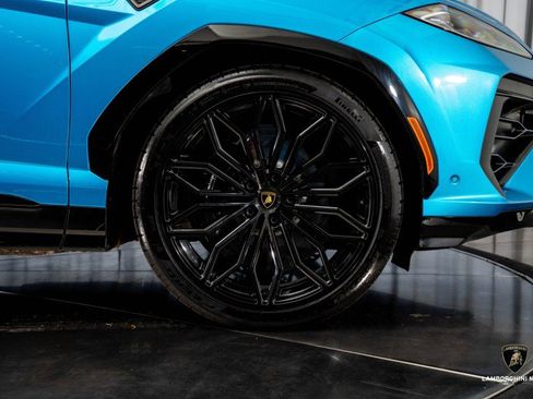 Used 2025 Lamborghini Urus SE image 17