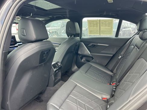 Used 2024 BMW i5 eDrive40i RWD image 31