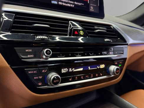 Used 2021 BMW 530i w/ Premium Package RWD image 22