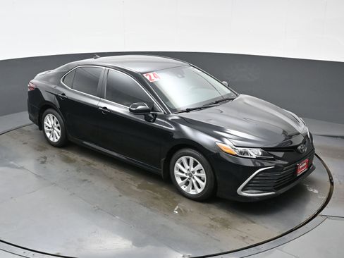 Used 2024 Toyota Camry LE image 33