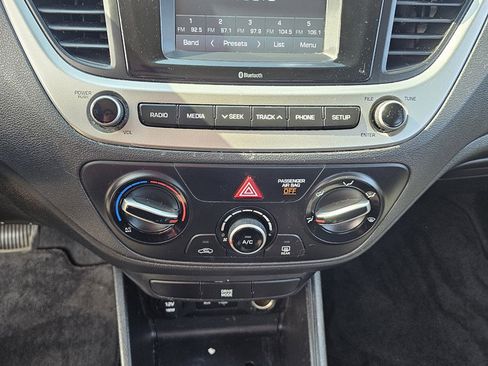 Used 2018 Hyundai Accent SE image 6