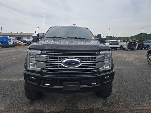 Used 2017 Ford F250 Platinum w/ Platinum Ultimate Package AWD/4WD image 2