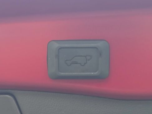 Used 2025 Toyota RAV4 XLE w/ Convenience Package AWD/4WD image 7