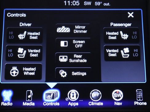 Used 2016 Chrysler 300 C RWD image 18