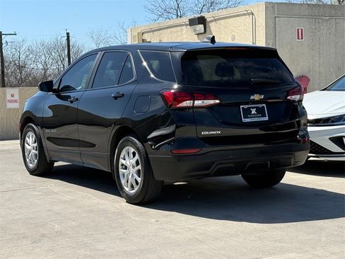 Used 2022 Chevrolet Equinox LS w/ LS Convenience Package image 8