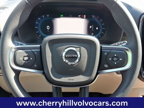 Certified 2025 Volvo XC40 B5 Ultra w/ Protection Package Premier image 20