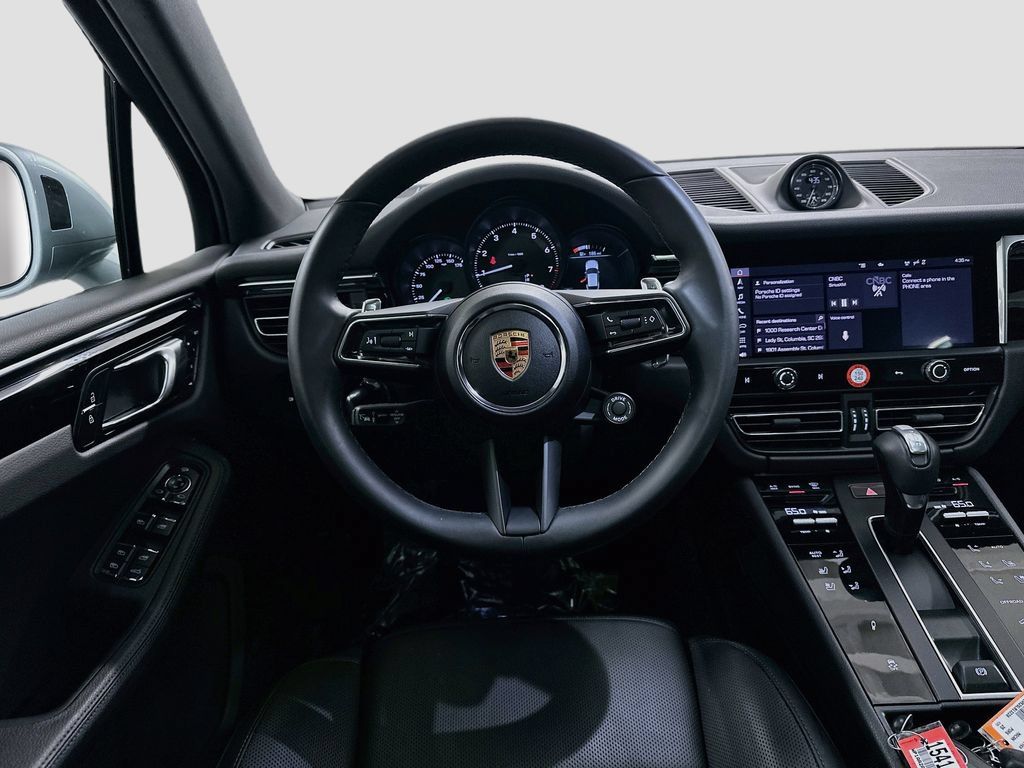Certified 2025 Porsche Macan AWD/4WD image 23