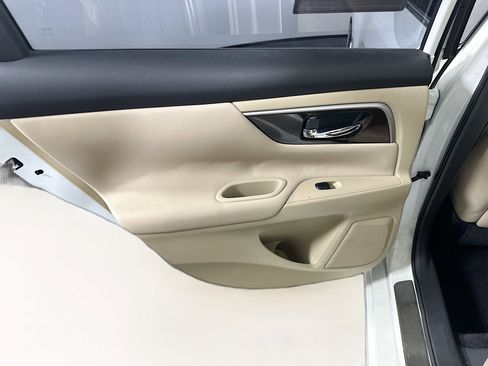 Used 2015 Nissan Altima 2.5 SL w/ Technology Package FWD image 27