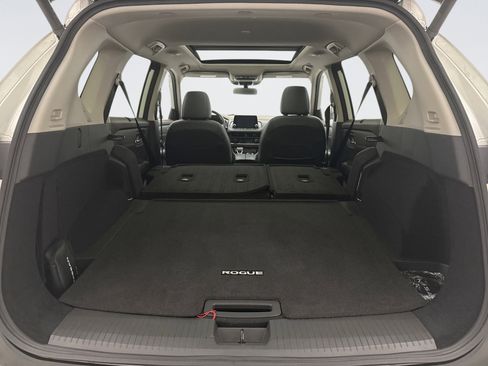 Used 2023 Nissan Rogue SV w/ SV Premium B Package image 21