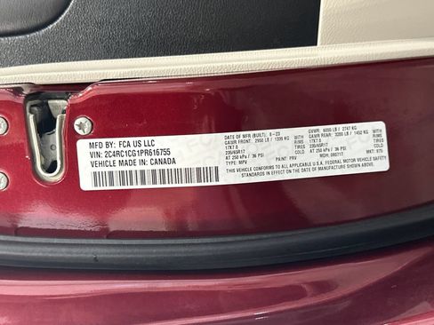 Used 2023 Chrysler Voyager LX FWD image 11