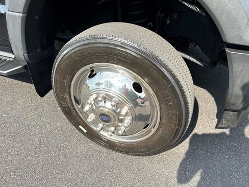 Used 2017 Ford F550 4x4 Regular Cab Super Duty image 28
