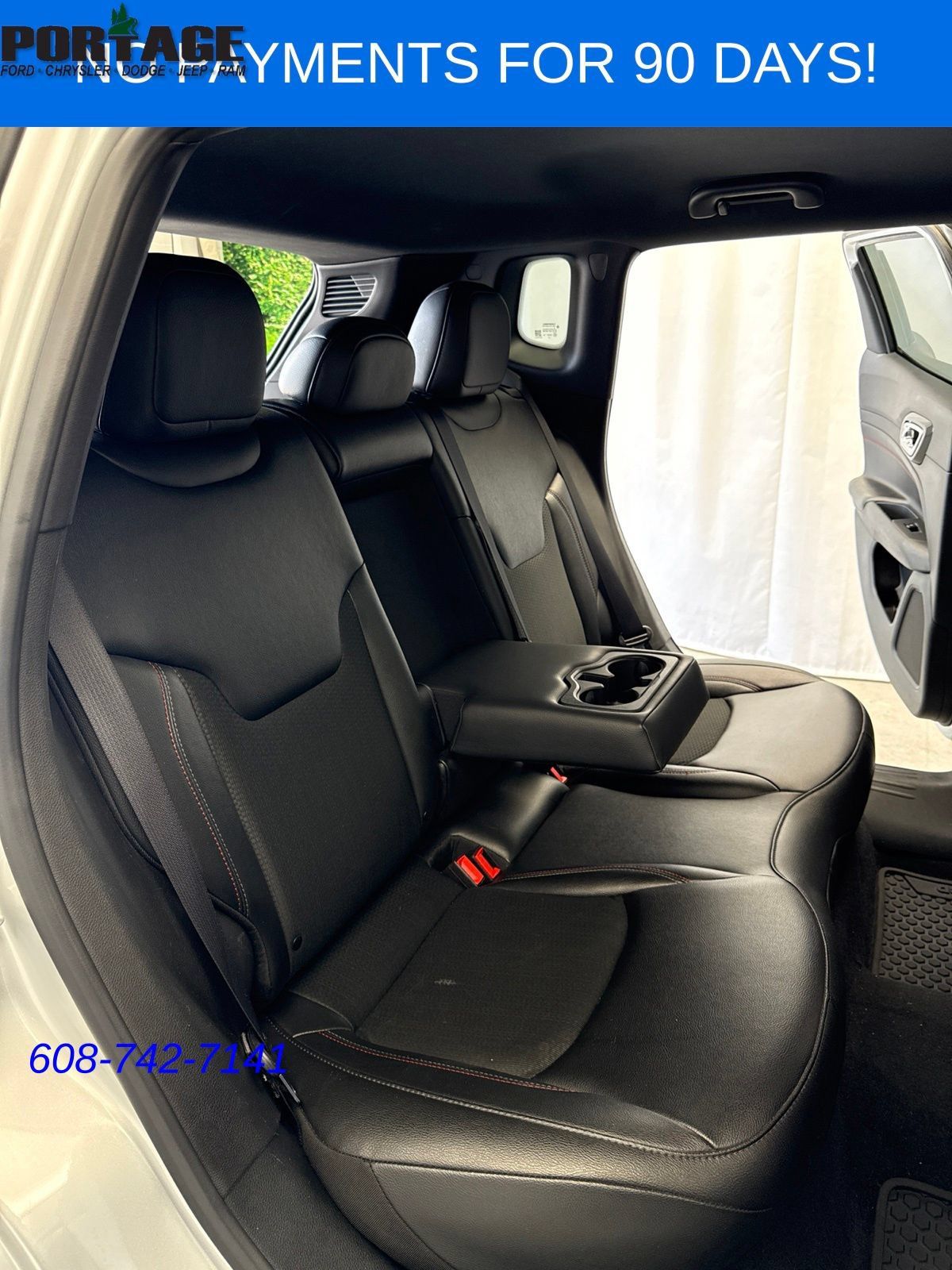 Used 2025 Jeep Compass Trailhawk AWD/4WD image 30