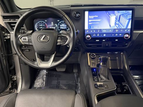Used 2024 Lexus GX 550 w/ Accessory Package (2T) AWD/4WD image 38