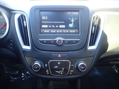 Used 2017 Chevrolet Malibu LS image 5