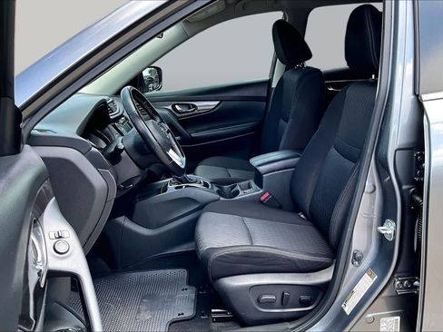 Used 2020 Nissan Rogue SV FWD image 10
