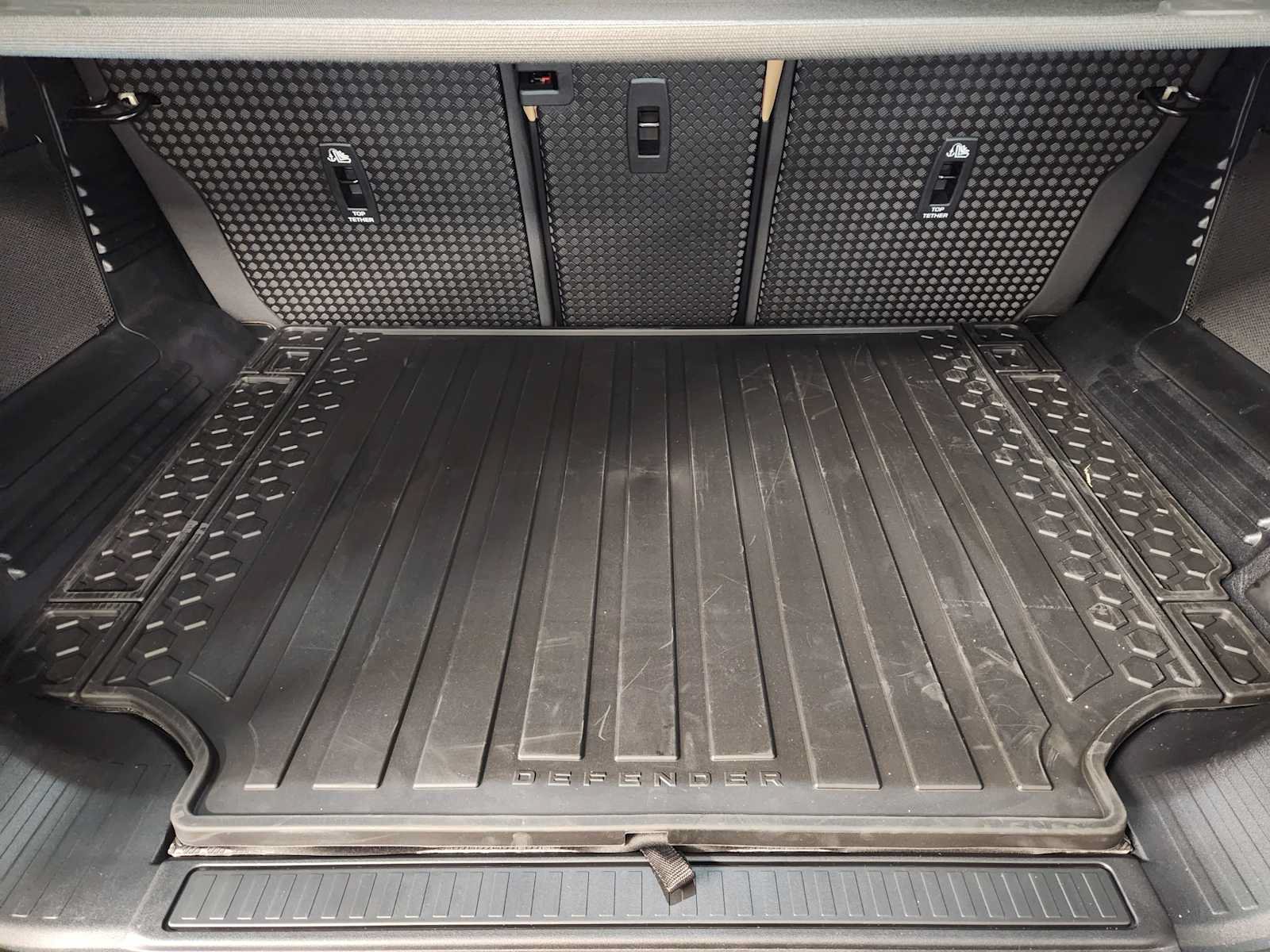 New 2026 Land Rover Defender 110 S AWD/4WD image 32