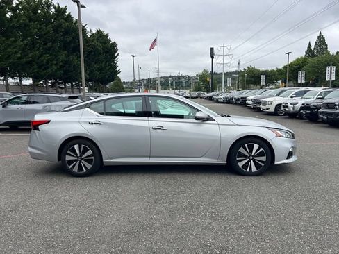 Used 2019 Nissan Altima 2.5 SL FWD image 6