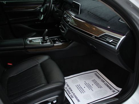 Used 2016 BMW 750i xDrive image 16