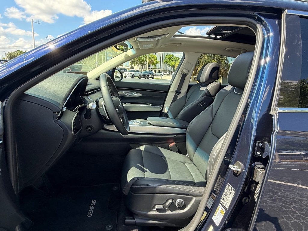Used 2022 Genesis GV70 2.5T w/ Select Package AWD/4WD image 9