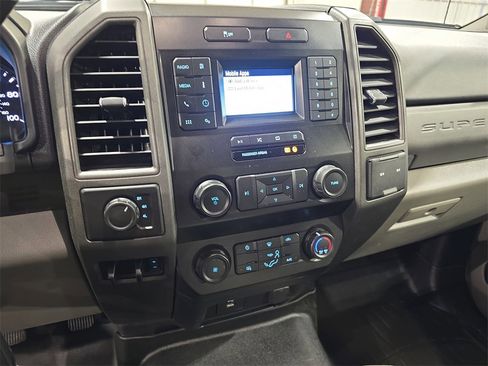 Used 2020 Ford F450 XL w/ Power Equipment Group image 19