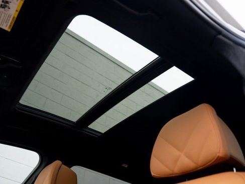 Used 2025 BMW X7 xDrive40i w/ M Sport Package image 30