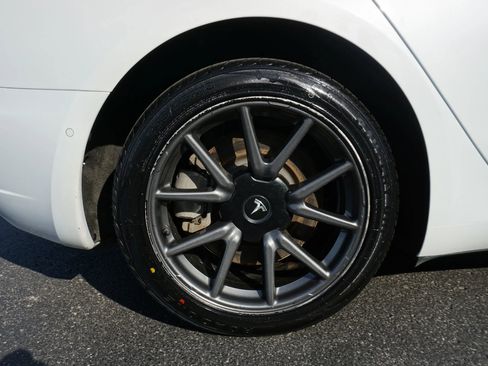 Used 2019 Tesla Model 3 Long Range image 32