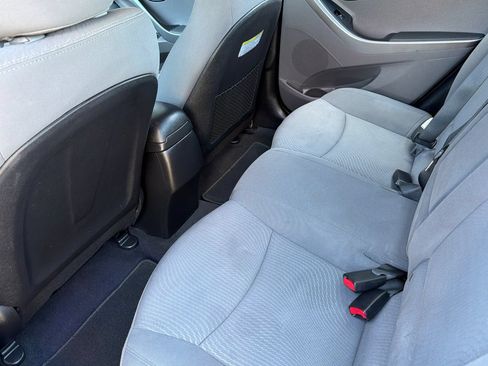 Used 2016 Hyundai Elantra SE FWD image 14