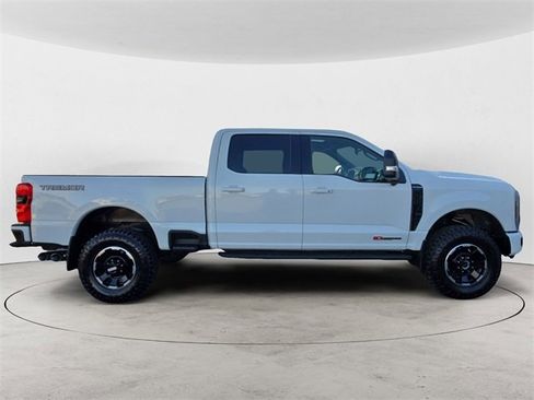 Certified 2025 Ford F350 Platinum w/ Tremor Off-Road Package image 5