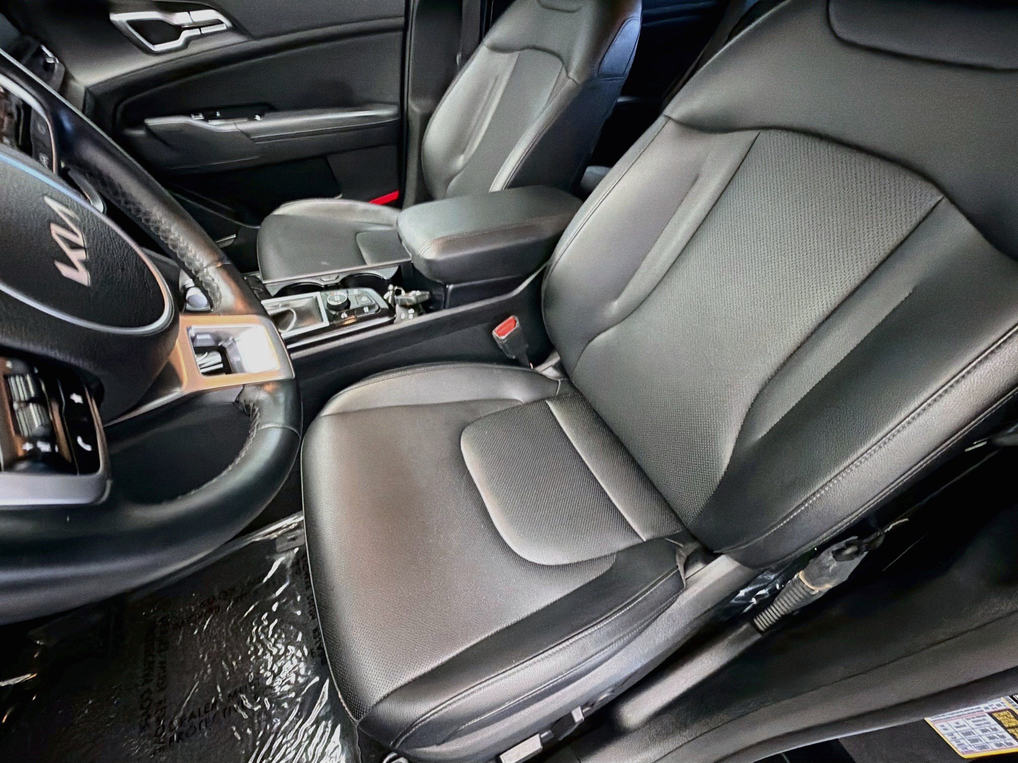 Used 2025 Kia Sportage EX FWD image 11