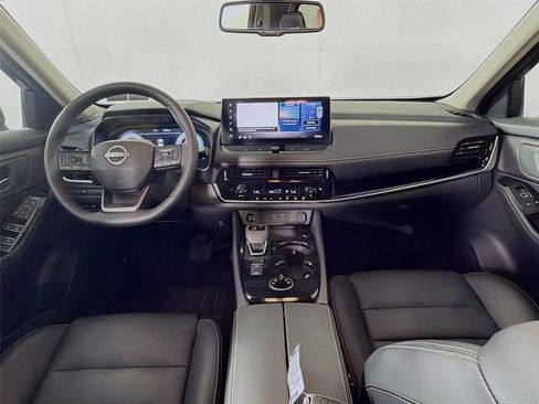 Used 2025 Nissan Rogue SL AWD/4WD image 4