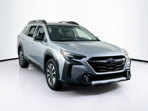 Used 2023 Subaru Outback Limited XT AWD/4WD image 3