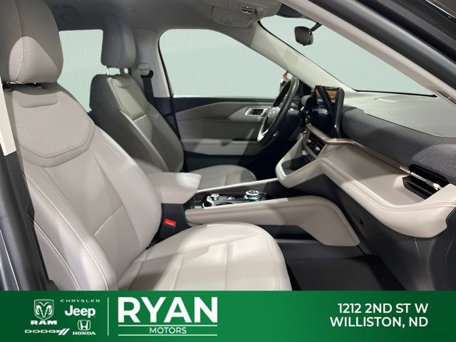 Used 2026 Ford Explorer Active w/ Active Comfort Package AWD/4WD image 32