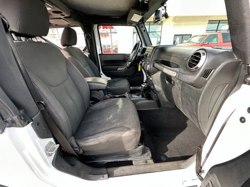 Used 2018 Jeep Wrangler Sport AWD/4WD image 10
