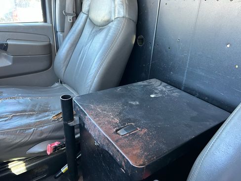 Used 2005 Chevrolet Express 1500 image 29