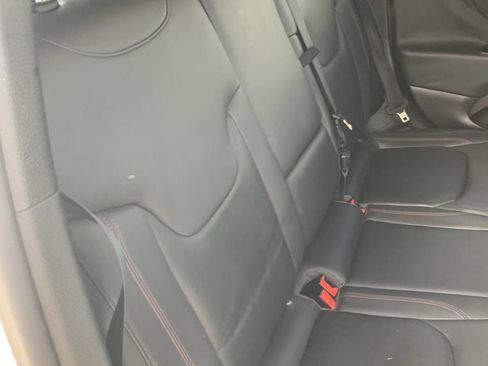 Used 2015 Jeep Renegade Trailhawk w/ Premium Leather Group AWD/4WD image 22