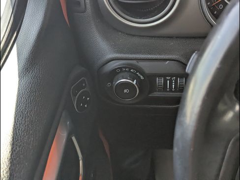 Used 2018 Jeep Wrangler Unlimited Sport S AWD/4WD image 30