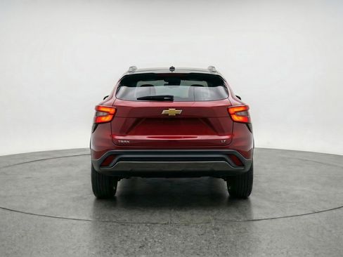 Used 2025 Chevrolet Trax LT w/ LT Convenience Package FWD image 7