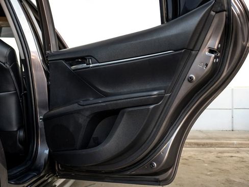 Used 2021 Toyota Camry SE image 43