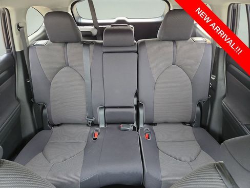 Used 2023 Toyota Highlander L FWD image 24