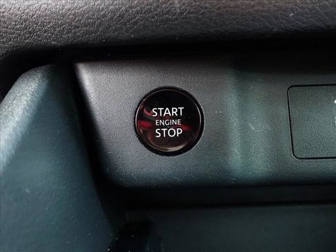 Used 2024 Nissan Rogue S AWD/4WD image 14